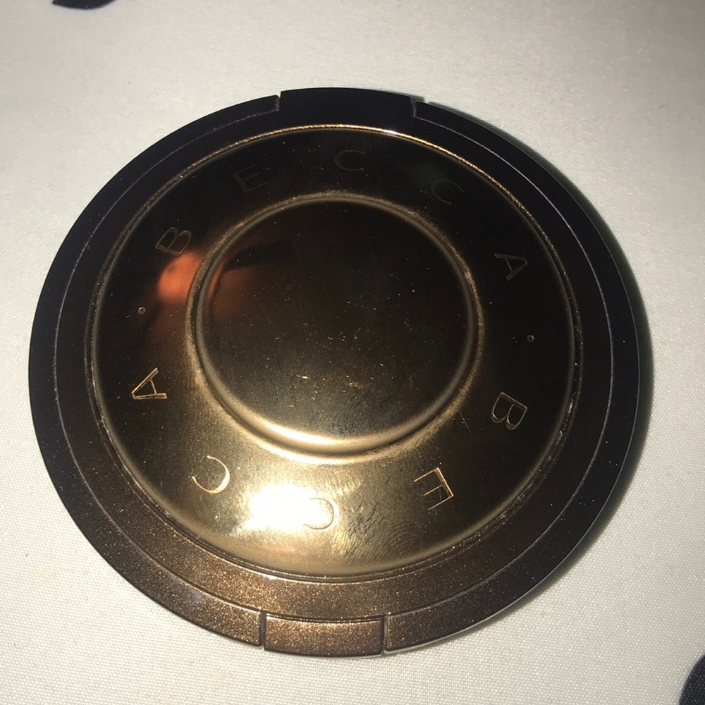 Becca sunlit bronzer